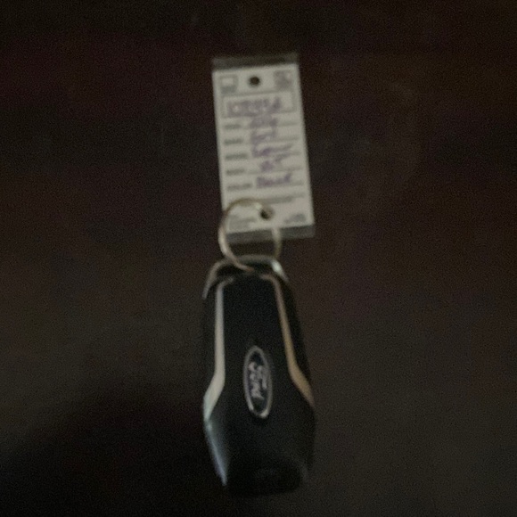 2016 ford explorer xlt key fob. Excellent condition. Needs batteries. - Picture 1 of 2